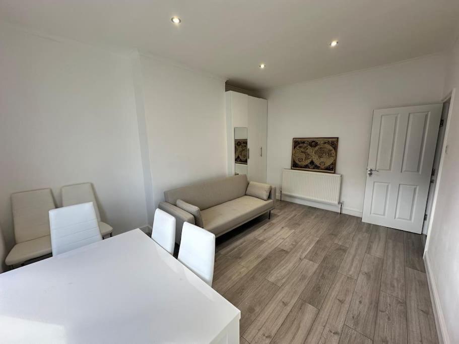 Appartamento 3 Bed Hackney/Harringay Flat Londra Esterno foto